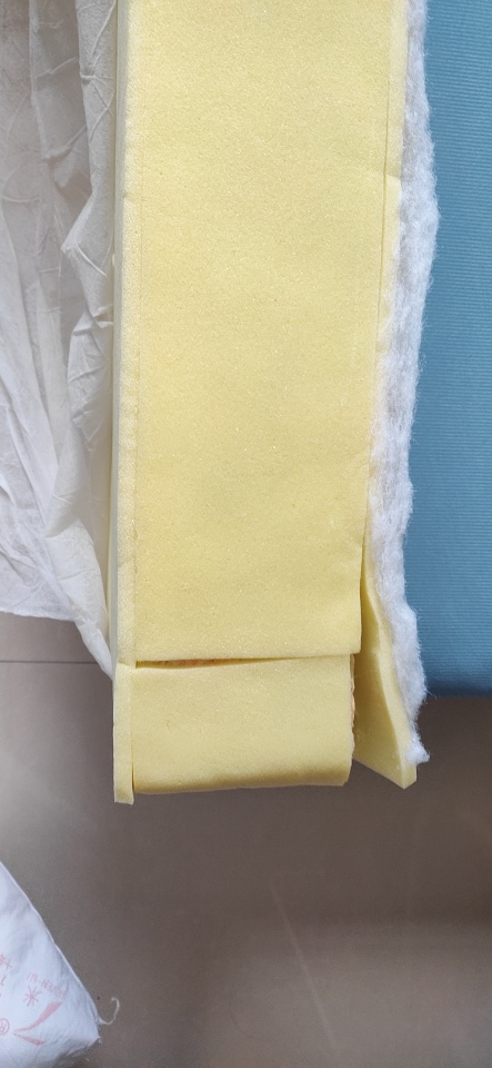 红星美凯龙购买的沙发床打开全是劣质再生棉