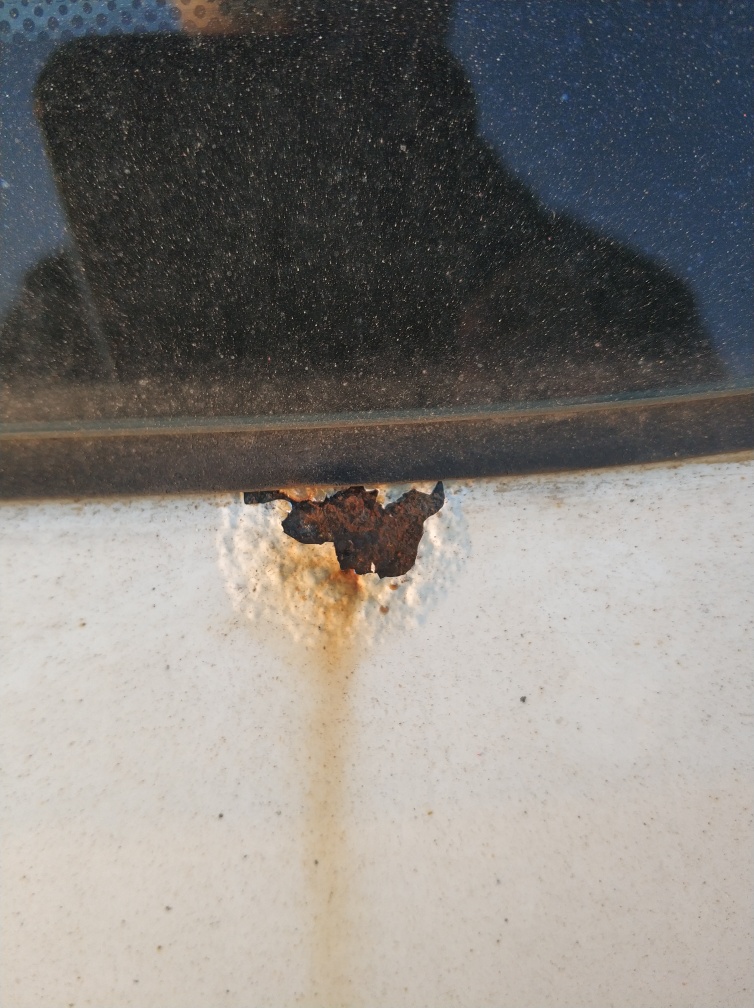 投诉吉利车身严重生锈出现锈穿锈掉情况