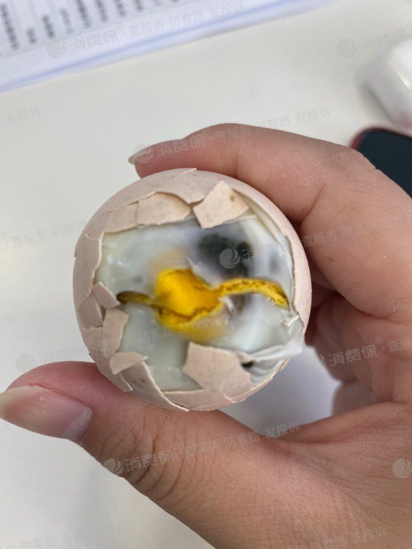在天猫超市购买到发霉变质鲜鸡蛋