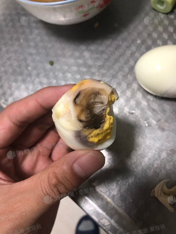 在永辉超市购买到了发霉的鸡蛋