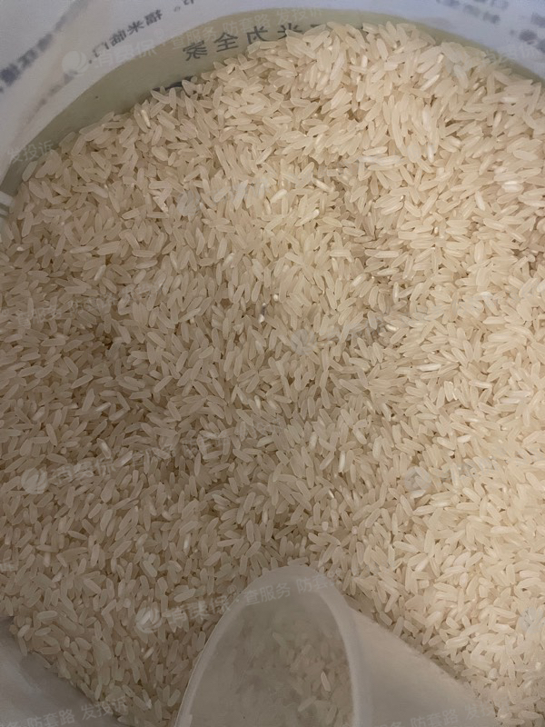 天猫超市售卖发霉长虫子的陈米