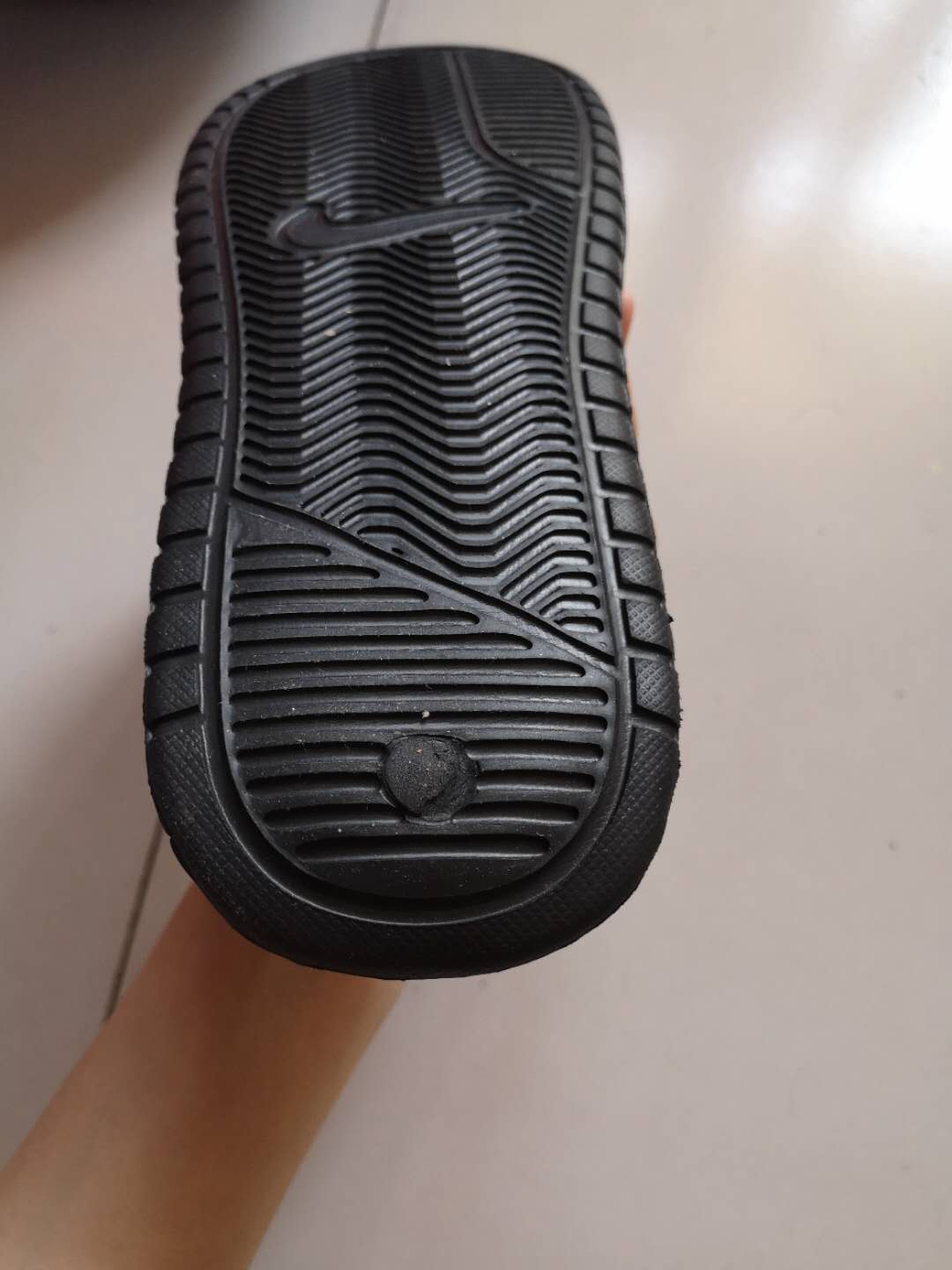 微商卖耐克假鞋