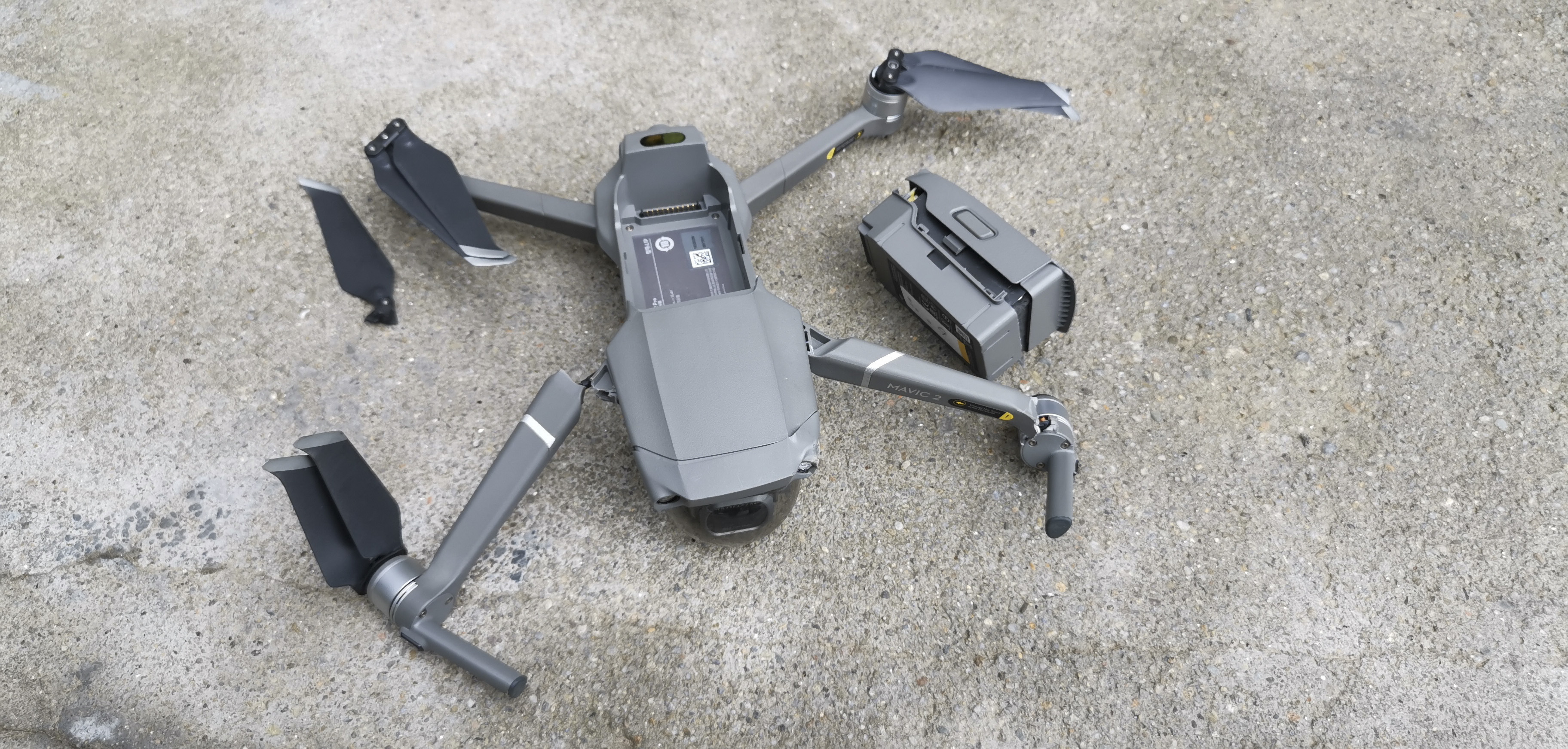 大疆御2pro专业无人机在升空时无故坠落