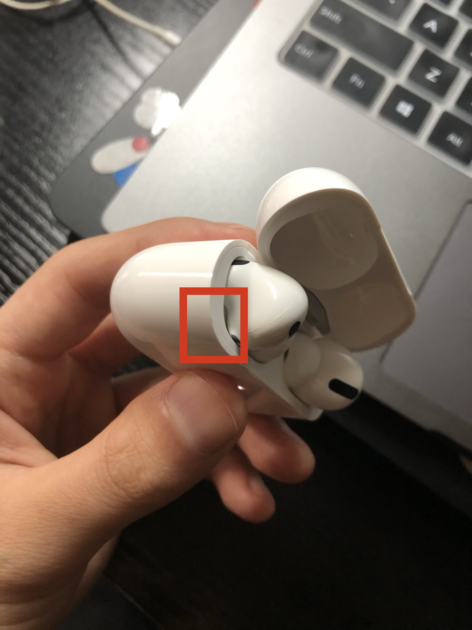 本人于2020年2月27日,在拼多多平台壹号卖家旗舰店购买苹果airpods