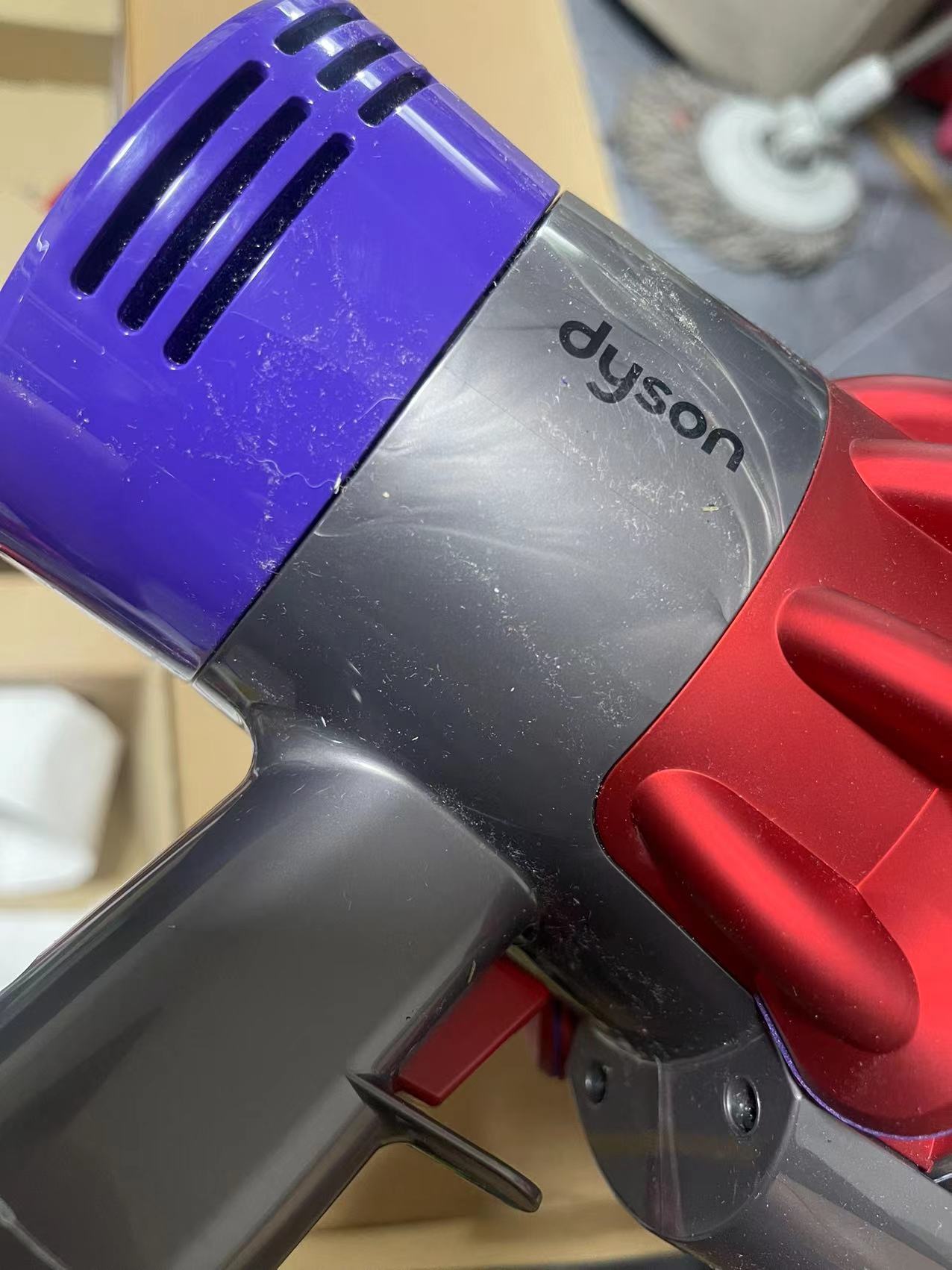 京东购买戴森吸尘器收到当天发现有明显使用痕迹拍视频后调货客服收到