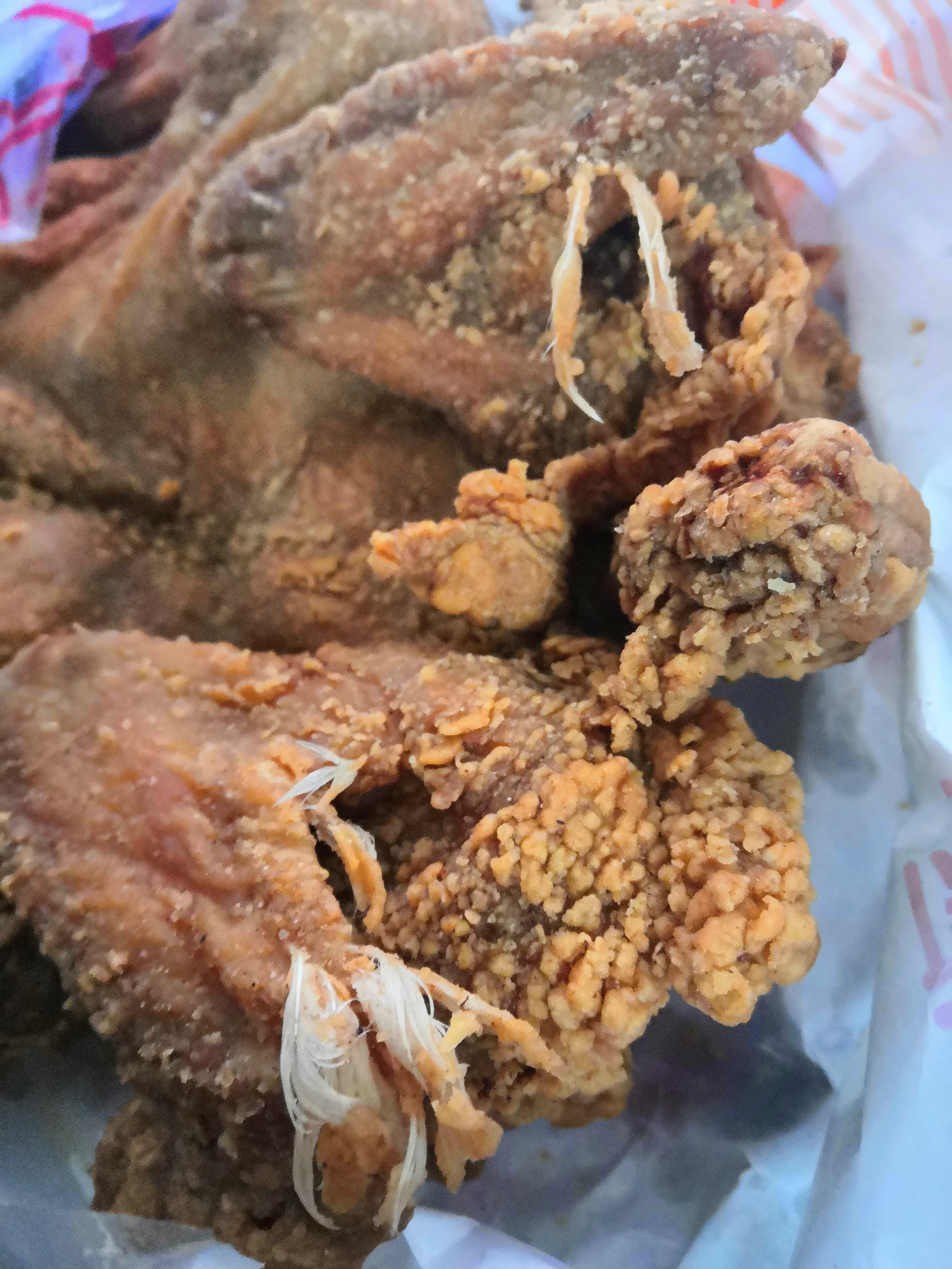 美团外卖买的炸鸡有鸡毛