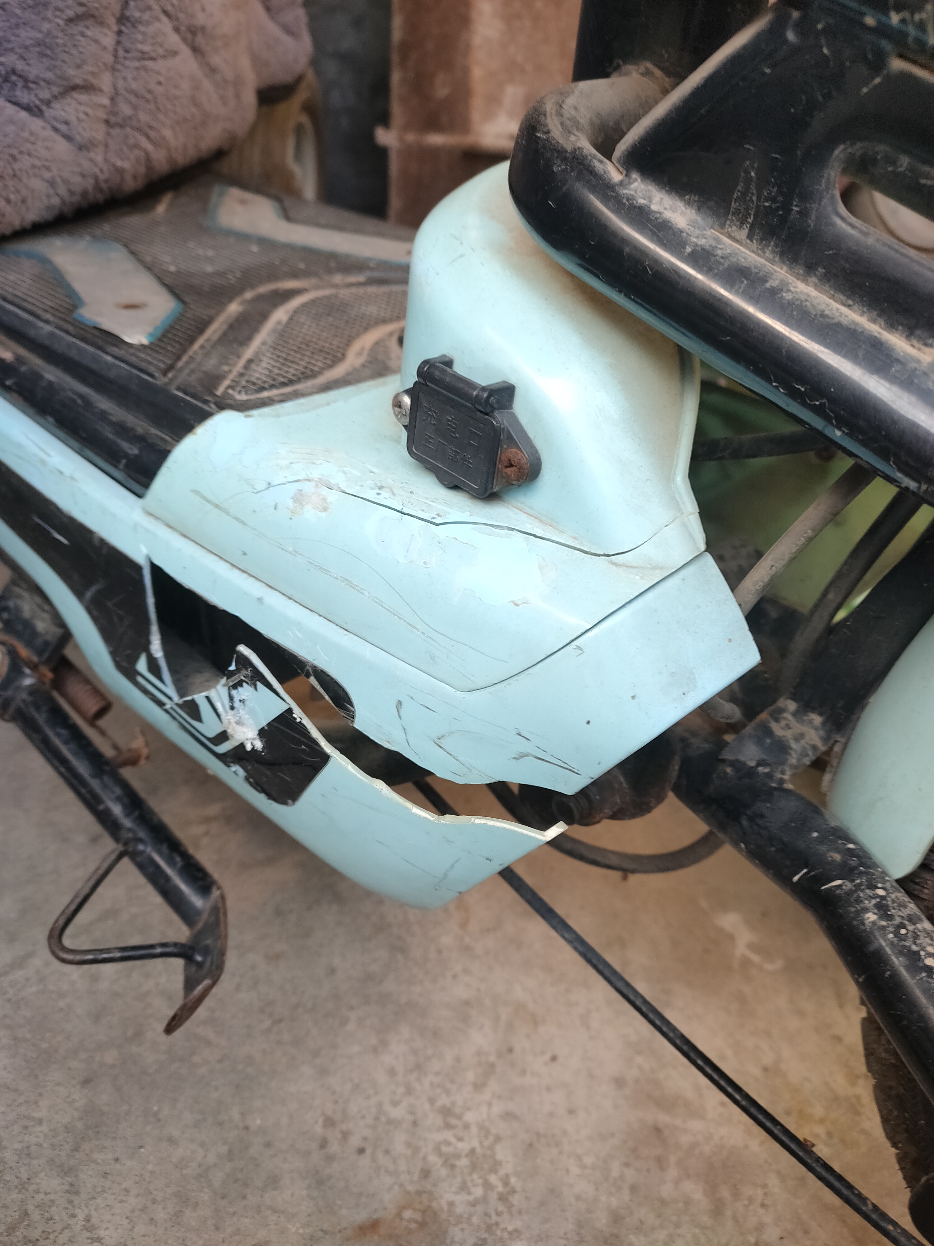 佳怡物流邮寄电动车出现多处破损