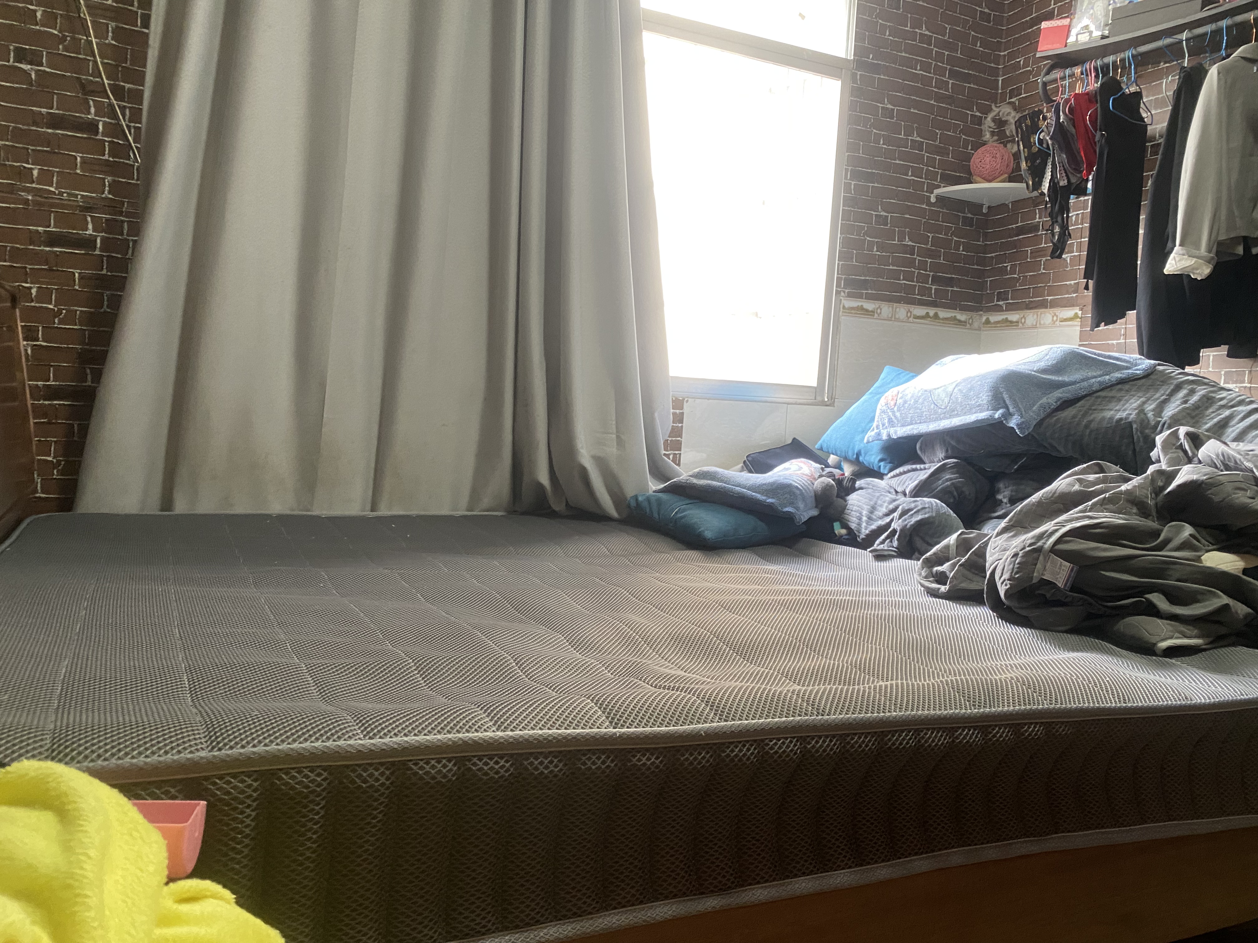 在淘宝一个店名叫缘木家家具的店铺买了一个床个一个床垫子现在床垫