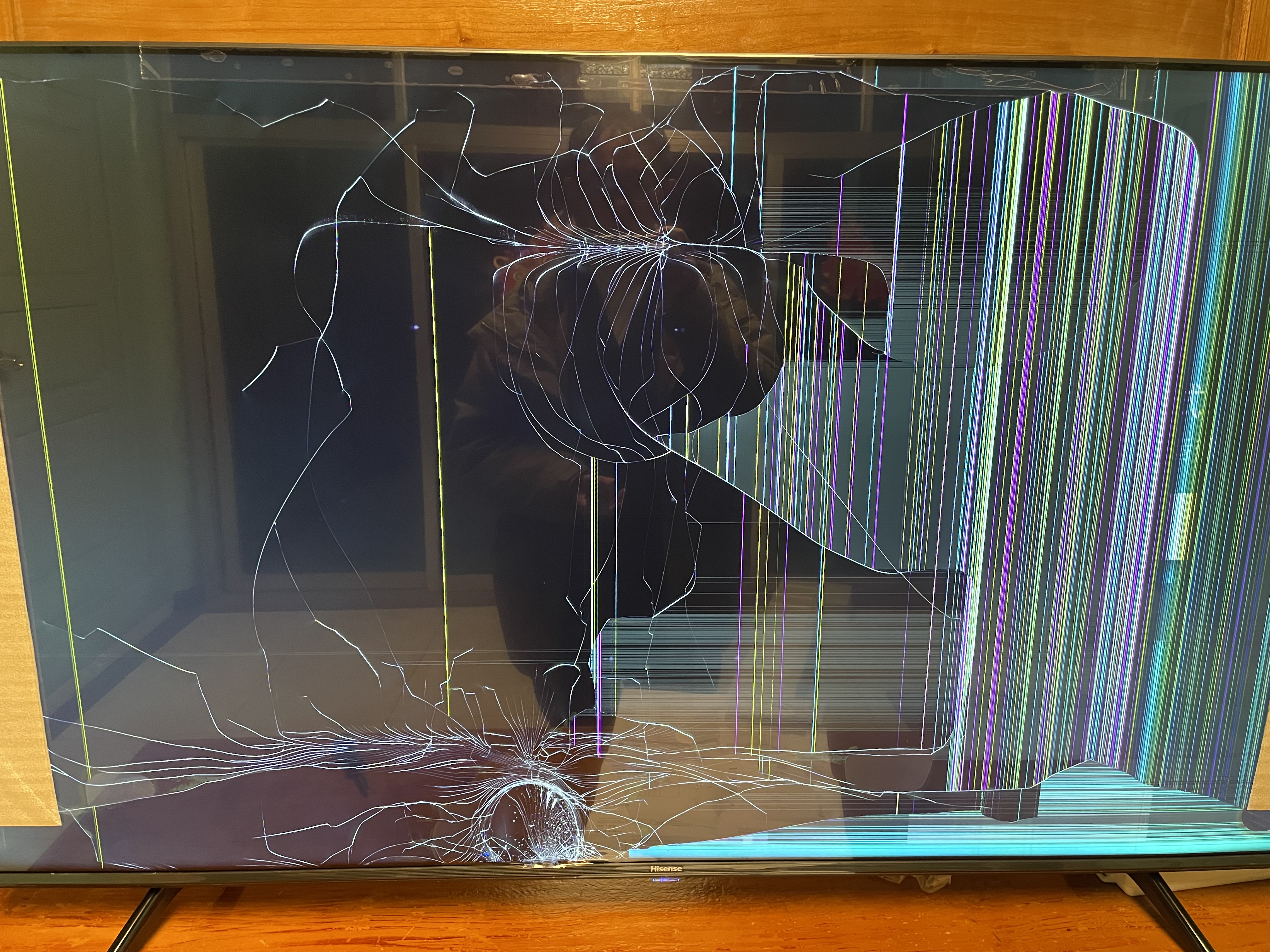 电视砸坏屏幕图片图片