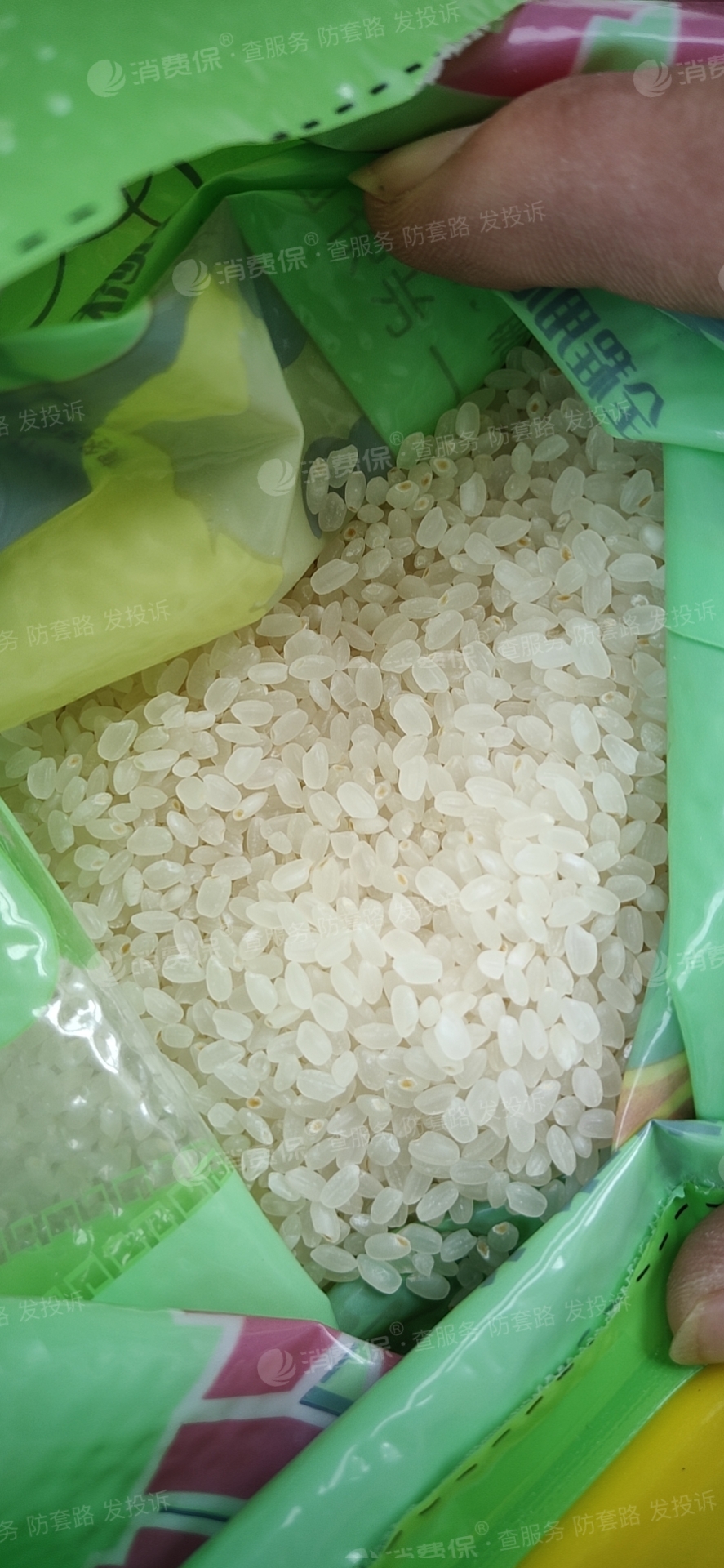 金龙鱼这么大企业在保质期内大米霉变