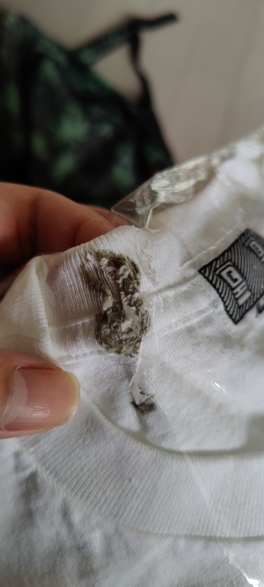 650元购买ce服装卖家有留底图寄过来没打电话放蜂巢外包装顺丰胶袋及