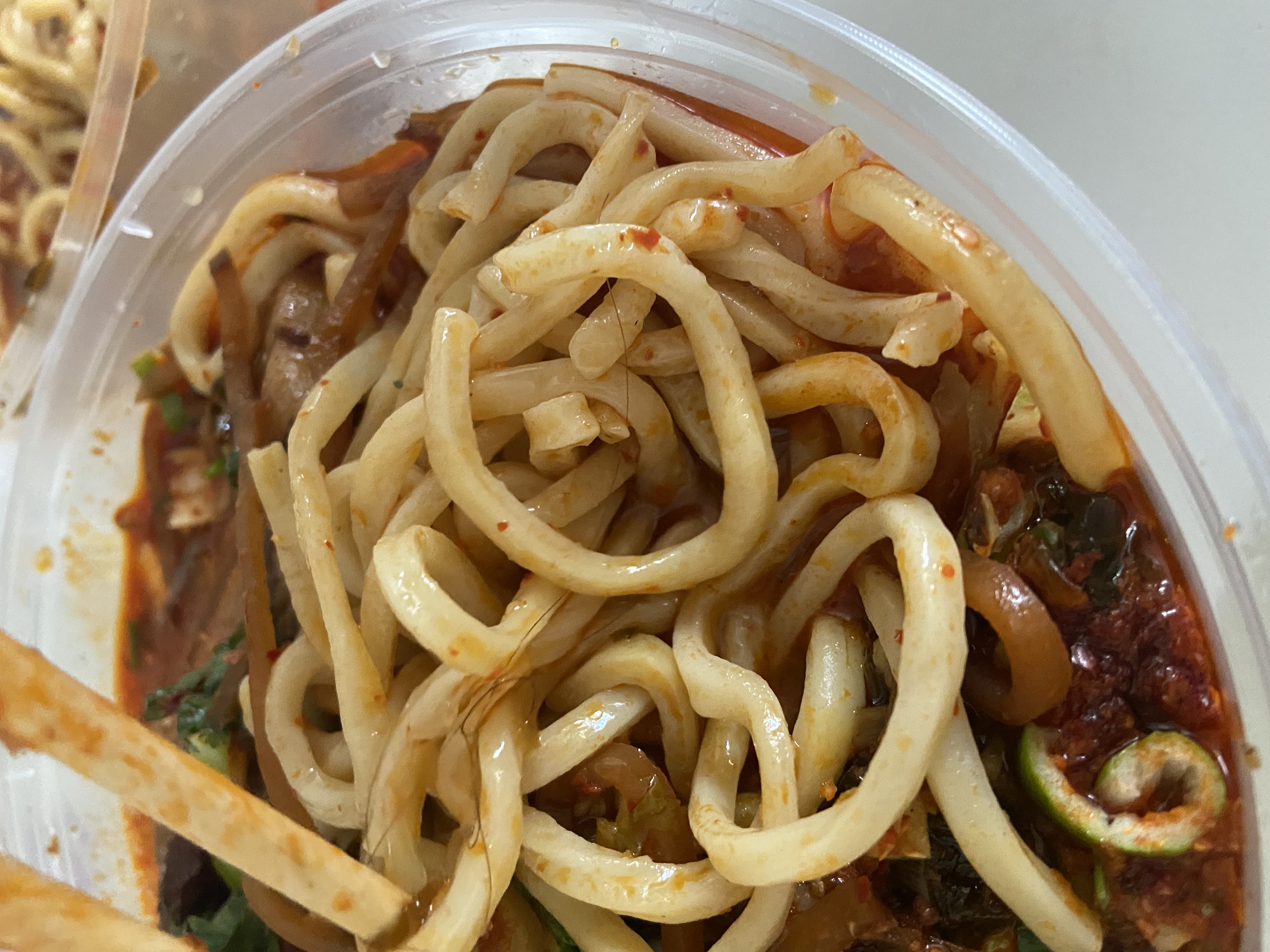 在黄记面馆安徽牛肉板面点了面 吃出头发 _美团外卖客服售后投诉维权