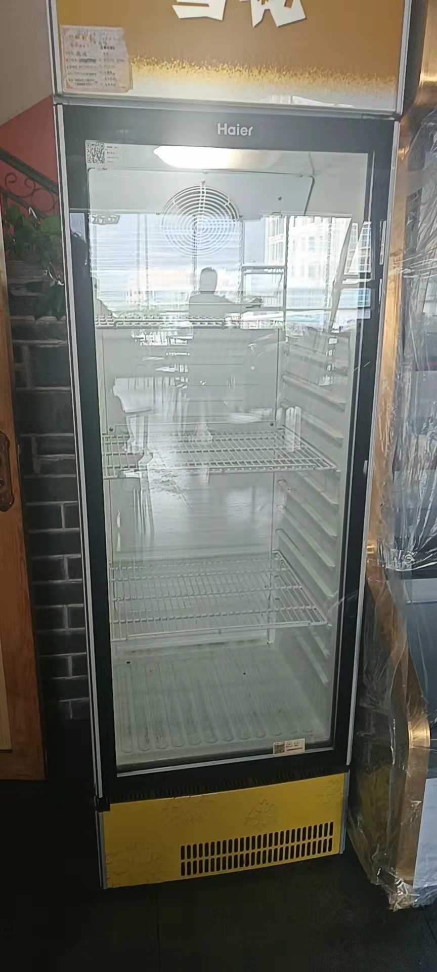 雪花啤酒展示柜不退押金