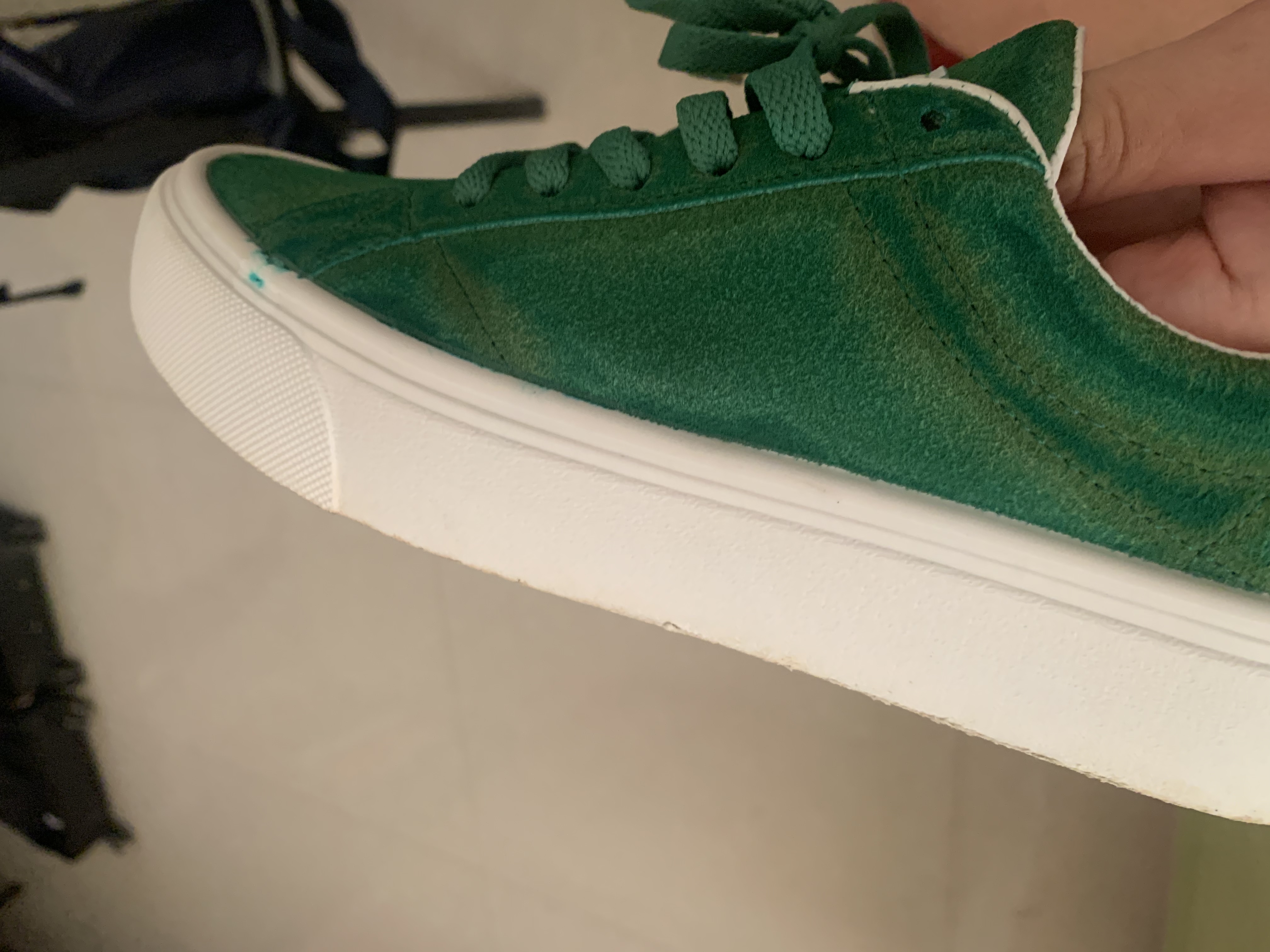 拼多多平台品啄女鞋专营店鞋子掉色