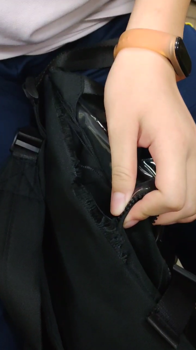 包有严重质量问题掉线脱线,装完东西直接开线了?