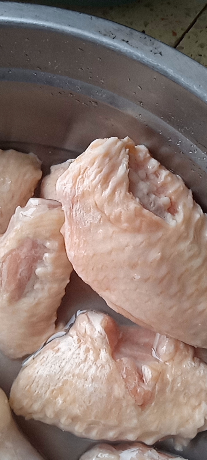 拼多多买菜冷冻鸡翅货不对版销售质量问题鸡翅