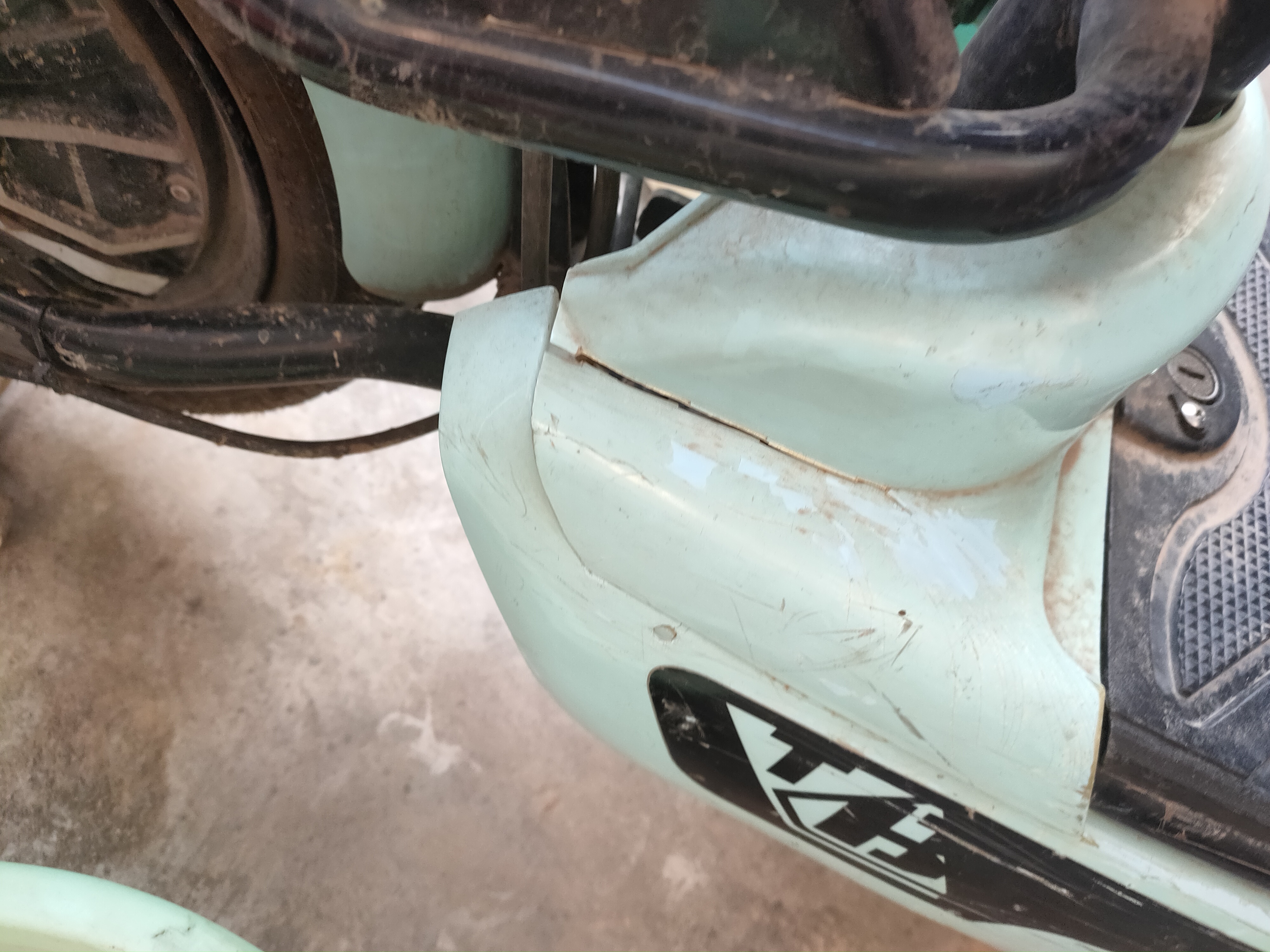 佳怡物流邮寄电动车出现多处破损